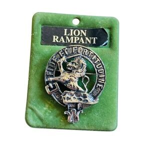 Lion Rampant Kilt Brooch Pin VTG Silver Pewter Scotland Clan Crest Badge